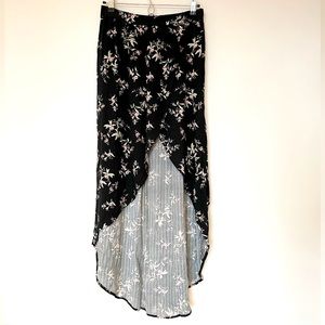 AE Slit Skirt, Black Floral, Size Small